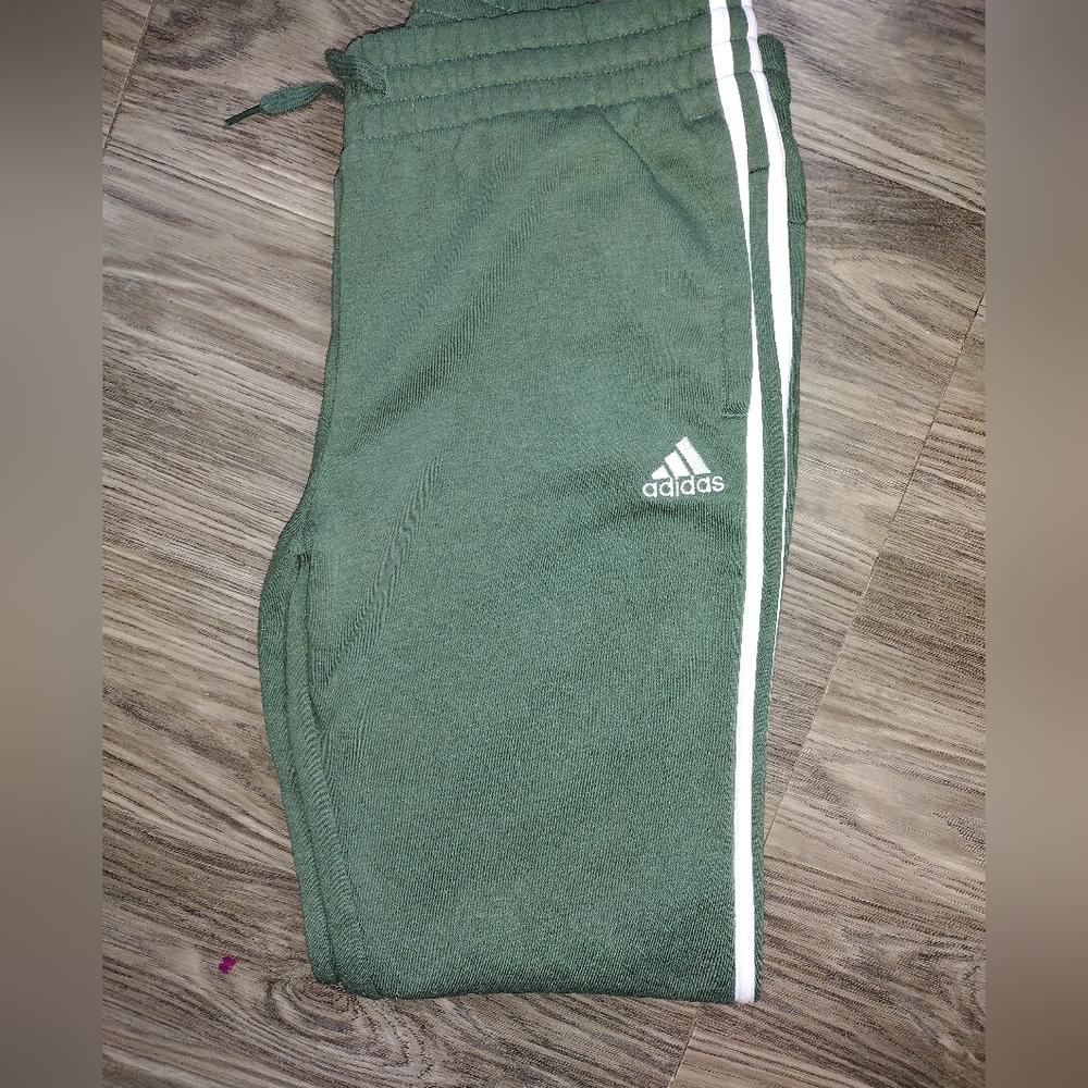Adidas size medium sweatpants